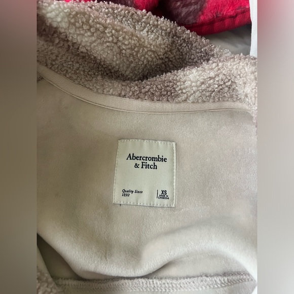 Abercrombie & Fitch Plaid Shacket Size XS - Picture 2 of 3